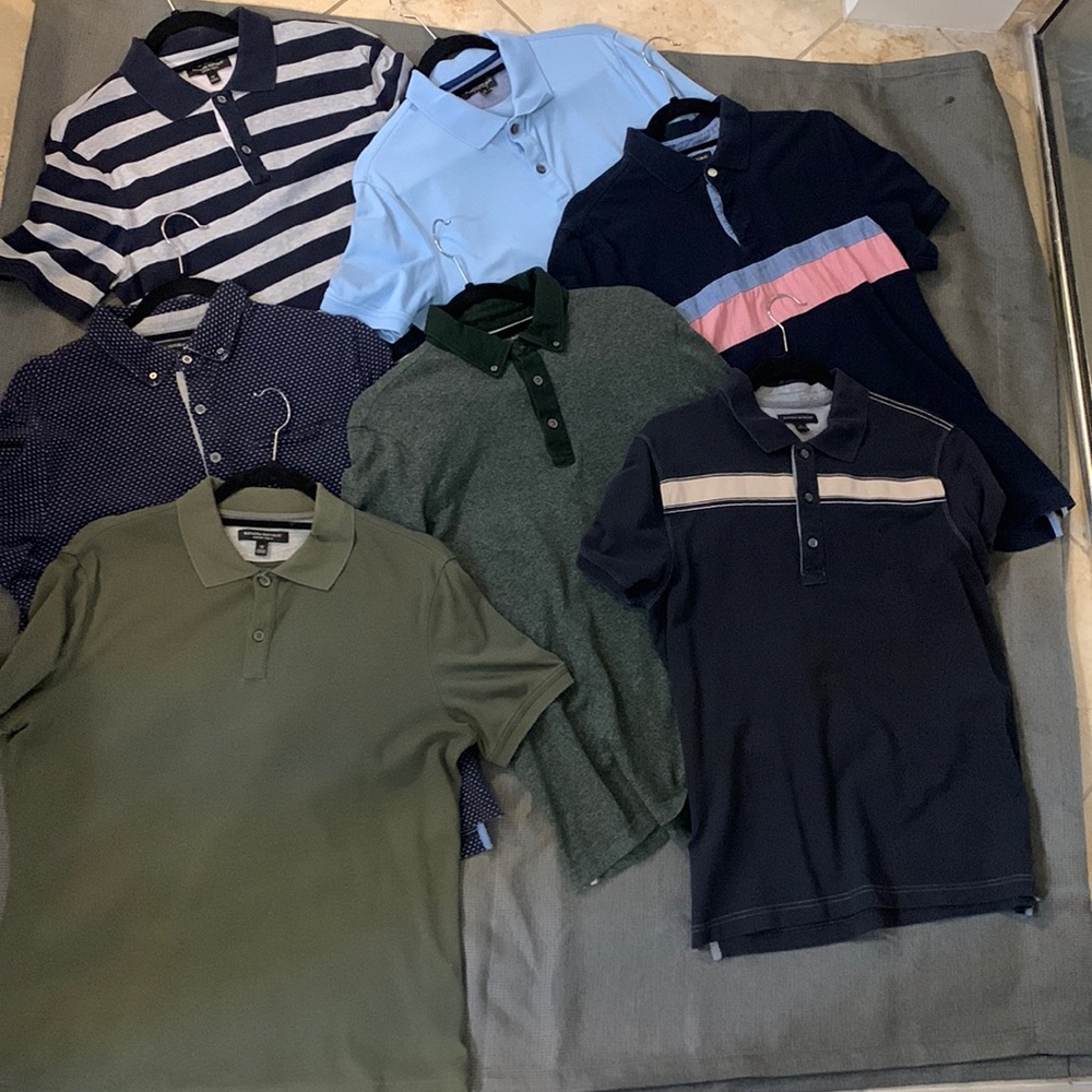 Banana Republic men 6 short sleeves 1 long. Size medium.